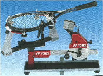 テニスラケットのガットを張るには30kgの力で引っ張る機械が必要！