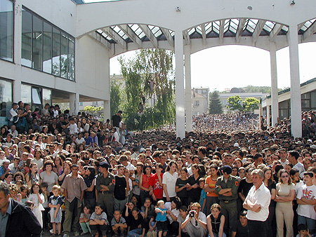 写真 / 解放記念日に集まったアルバニア人